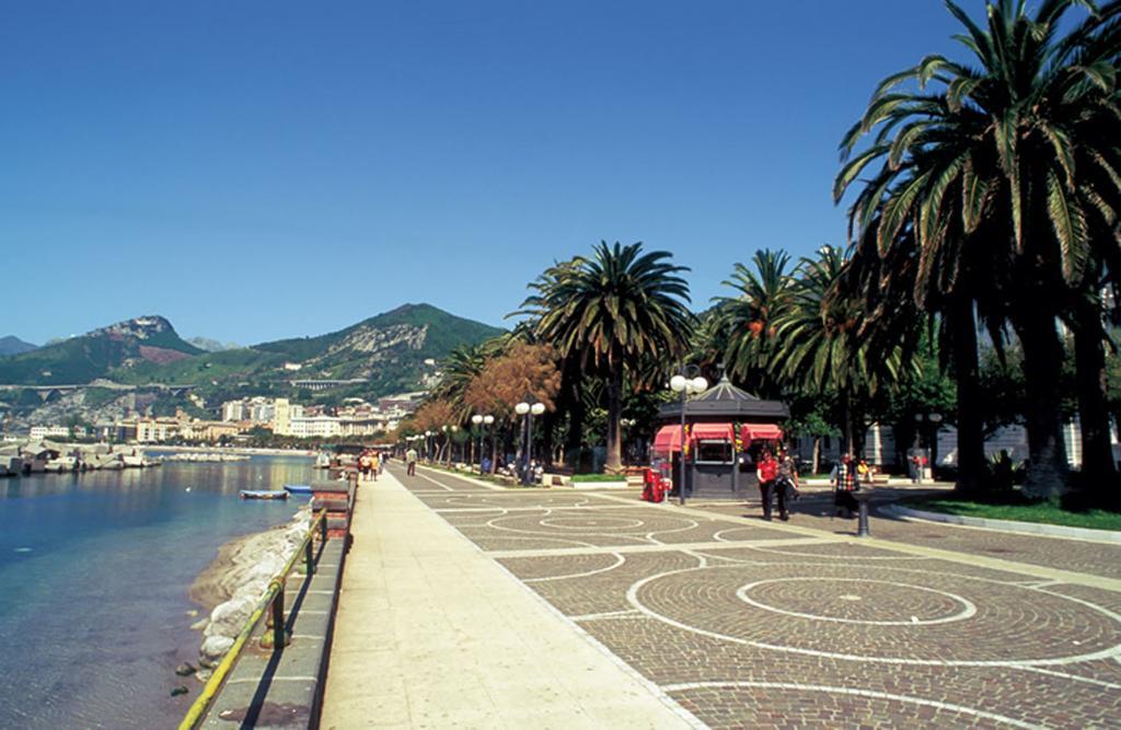 Sichelgaita Apartment Salerno Bagian luar foto
